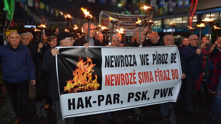 PSK, HAK-PAR, PWK Diyarbakır’da Meşaleli Yürüyüşle Newroz'u Kutladılar
