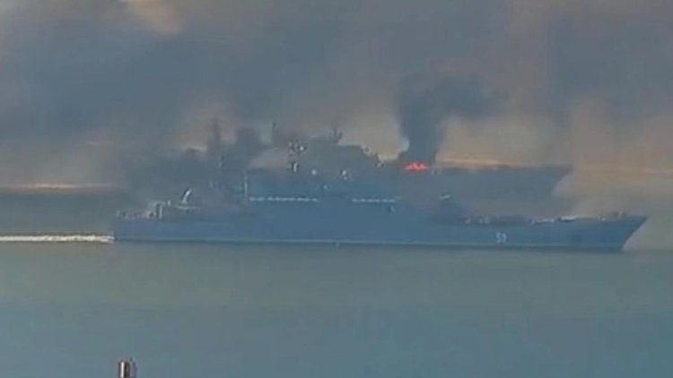 Ukrayna Kırım'da iki Rus savaş gemisini vurduğunu duyurdu