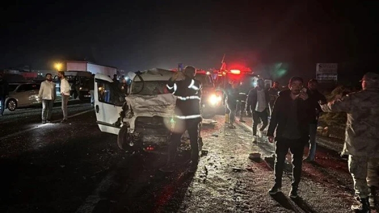 Urfa'da feci kaza : 3 ölü, 6 yaralı