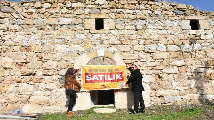 Sivas'ta bir kilise tapu sahibi tarafından satışa çıkarıldı