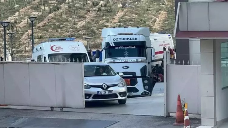 Antep'te yakıt tankerinde 2'si ölü, 7'si baygın 52 göçmen bulundu