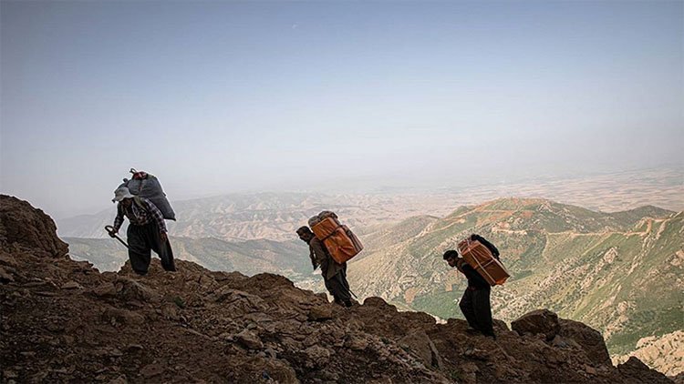 Sê kolber bi guleyên hêzên ewlehiya Îranê birîndar bûn