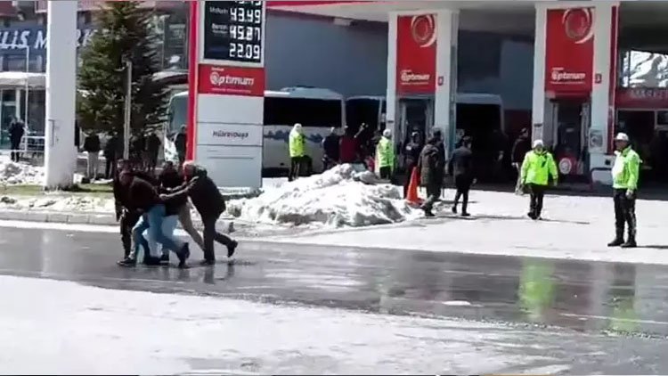Bitlis'te DEM Partililere Polis Müdahalesi