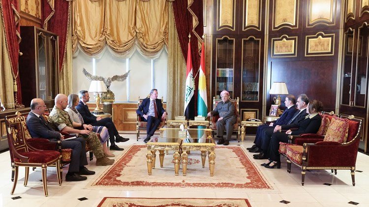 Başkan Barzani, Hollanda ve Almanya Konsolosları ile görüştü