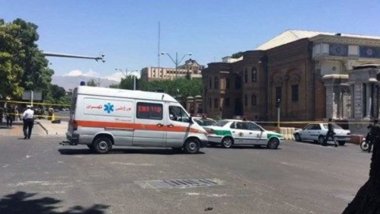 İran'da polis güçleri hedef alındı: 5 ölü