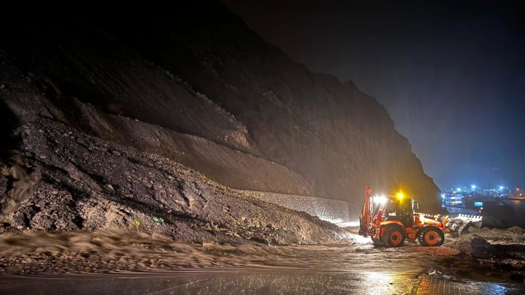 Van karayolu ulaşıma kapandı: 3 noktada heyelan