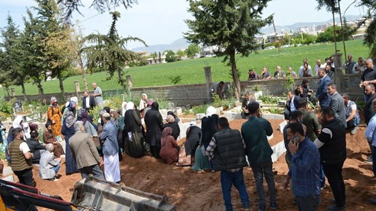 Adana’da trafik kazasında ölen tarım işçileri Kızıltepe’de toprağa verildi