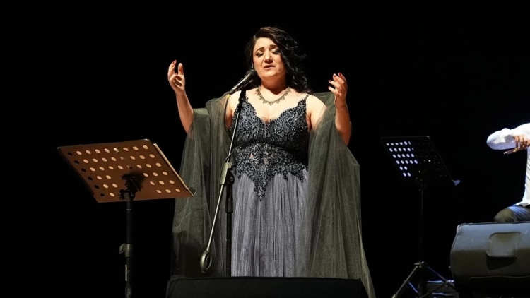 Diyarbakır’da Pervin Chakar konserine yoğun ilgi