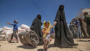 Rojava: 714 Îraqî ji Kampa Holê hatin şandin