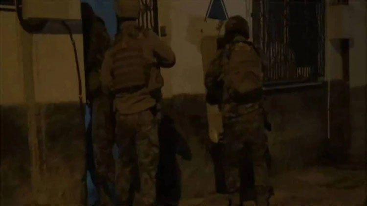 12 şehirde IŞİD'e operasyon: 41 gözaltı