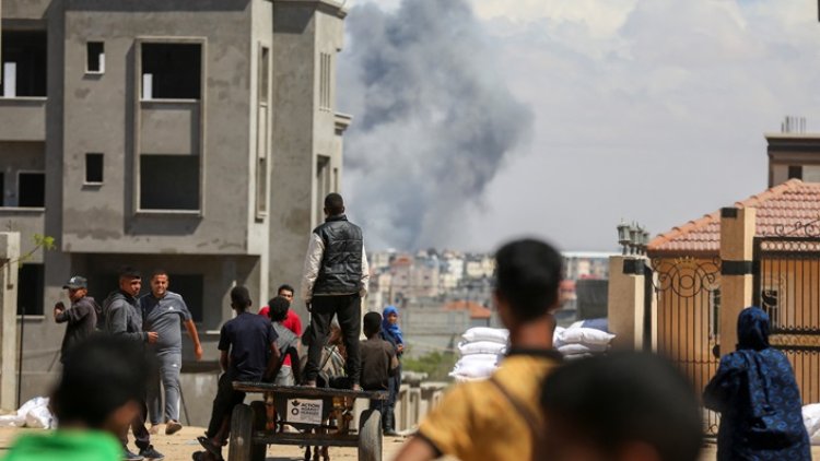 İsrail, Refah'ı karadan da vurmaya başladı... Ateşkesin akıbeti belirsiz