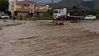 Şırnak’ta şiddetli yağış: Caddeler suyla doldu, ulaşım aksadı