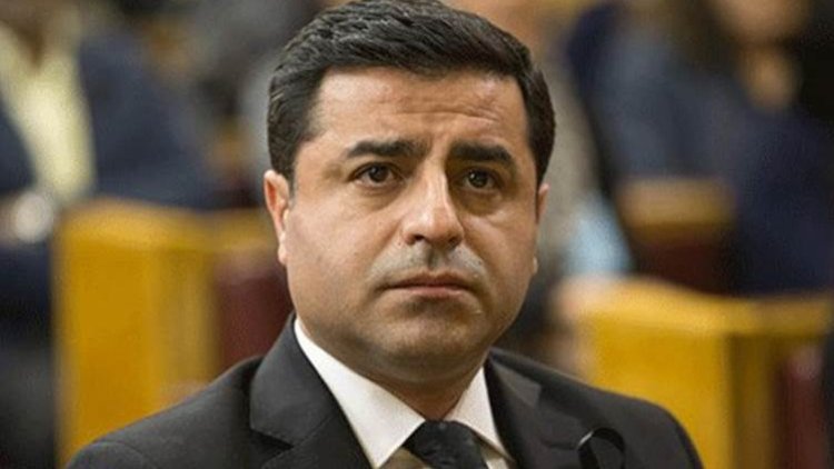 Yıldıray Oğur: Demirtaş, kendisine 24 yıl ceza aldıran çağrı yayınlanırken Başbakan'la konuşuyordu