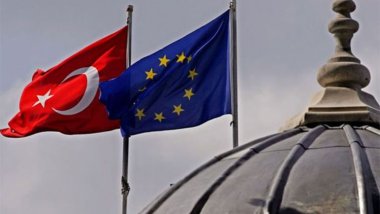AB'den Türkiye'deki Suriyeliler için 1 milyar Euro destek taahüdü