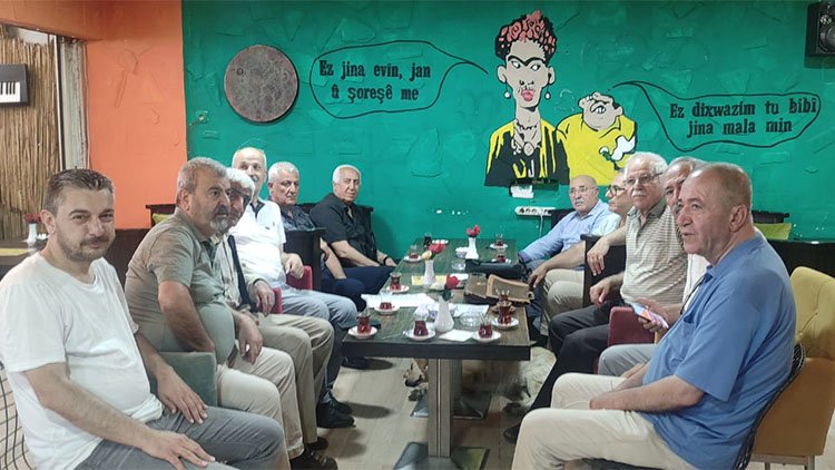 PWK heyeti dayanışma amacıyla Pine Cafe’yi ziyaret etti