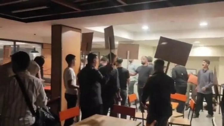 Diyarbakır'da Starbucks ve Burger King'e saldırı: 16 gözaltı