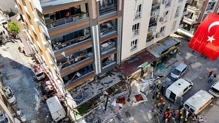 İzmir Torbalı’da bir binada patlama: 5 ölü, 63 yaralı
