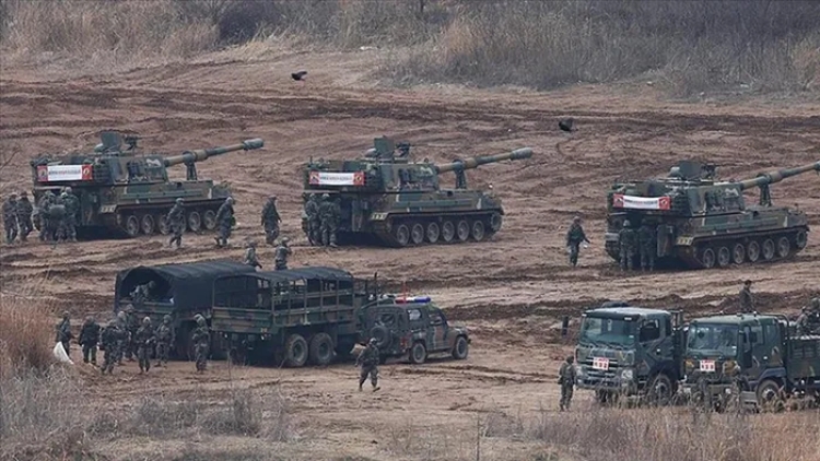 Güney Kore, 6 yıl sonra ilk kez Kuzey Kore sınırı yakınında tatbikat yaptı