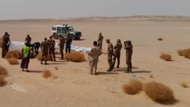 Cezayîr: 12 koçberên ji Rojava û Sûriyeyê li çolê ji tîna mirin