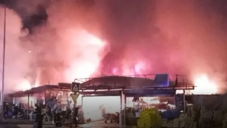 Malatya'da konteyner çarşıda yangın