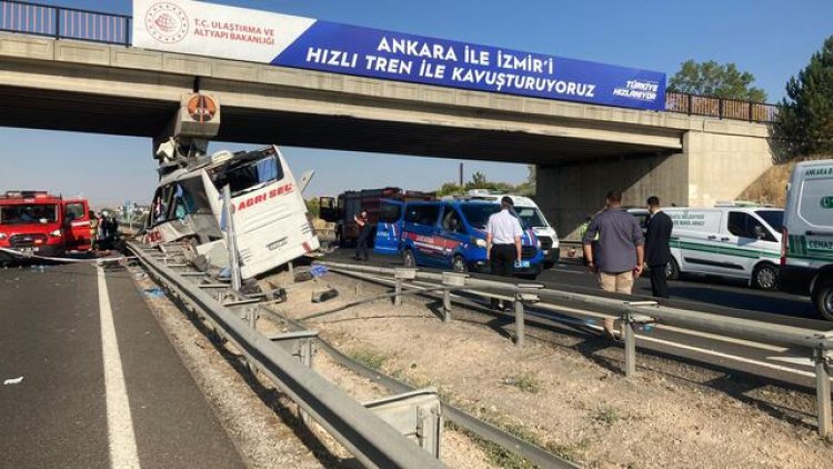 Ankara-Eskişehir Karayolu'nda otobüs kazası! 9 ölü 26 yaralı