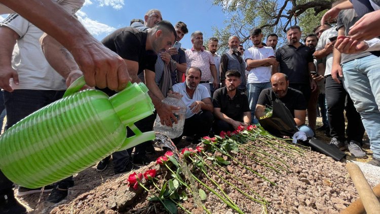 Narin Güran defnedildi