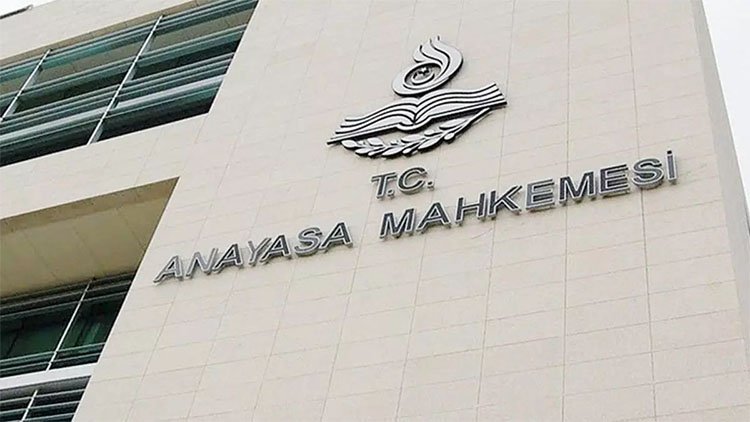 AYM'den 10 siyasi parti hakkında suç duyurusu