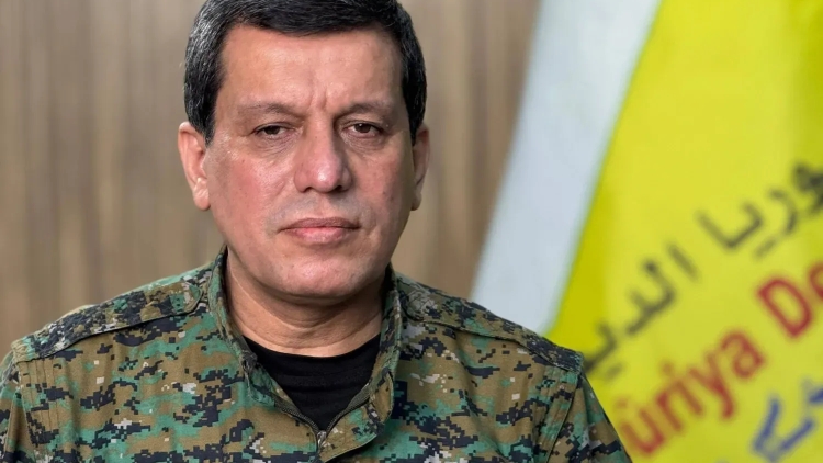Mezlûm Ebdî: Em amade ne ewlehiya sînoran radestî Şamê bikin