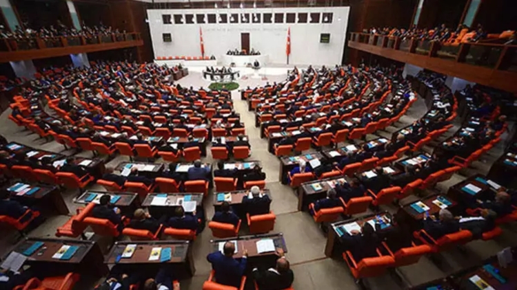 TBMM'ye yeni dokunulmazlık dosyaları: 16 vekilin arasında Özgür Özel de var