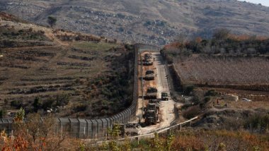 İsrail hava saldırıları eşliğinde Suriye’nin güneyindeki Kuneytra kırsalına karadan girdi