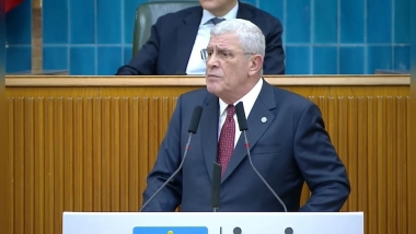 İYİ Parti Genel Başkanı Dervişoğlu’ndan Kürdistan bayrağına hakaret!