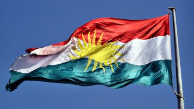 Medyaya artêşa Îranê bêrêzî li Alaya Kurdistanê kir