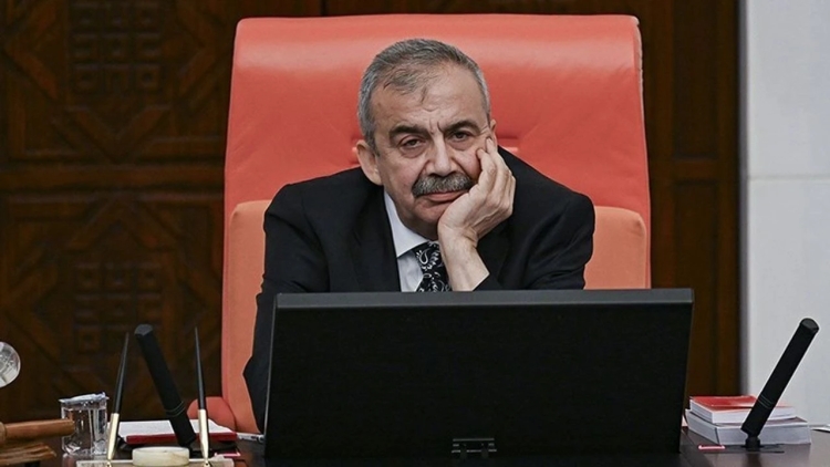 Hastaneden Sırrı Süreyya Önder'in sağlık durumuna ilişkin açıklama: Tedaviye iyi yanıt veriyor