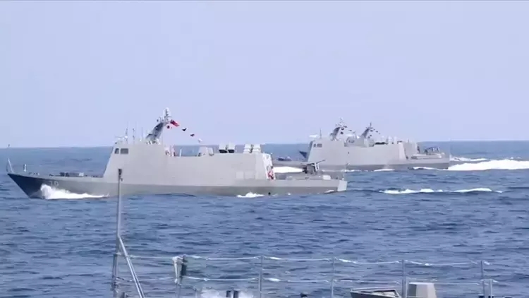 Çin ve Filipinler arasında tansiyon yükseldi: Savaş gemileri karşı karşıya geldi