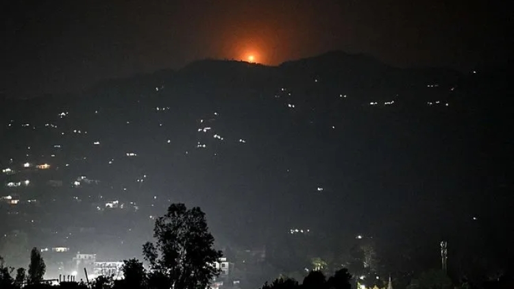 Hindistan-Pakistan savaşı resmen başladı: Peş peşe karşılıklı saldırılar Hindistan-Pakistan savaşı resmen başladı: Peş peşe karşılıklı saldırılar