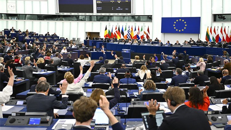 Avrupa Parlamentosu: Türkiye'nin AB süreci donmuş halde kalmalı