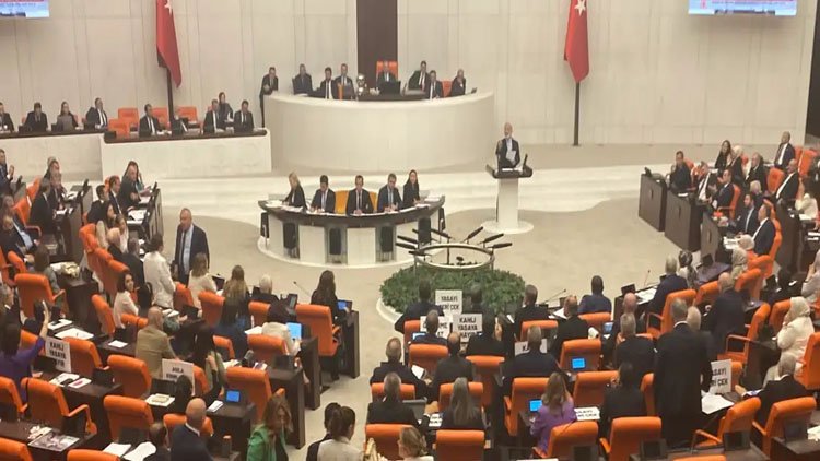 PKK'nin feshi siyasi aktörleri nasıl etkileyecek?