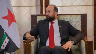 Suriye İletişim Bakanı: Kürtçenin devlet televizyonunda yer alması için çalışıyoruz