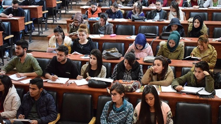 Suriye Eğitim Bakanlığı heyeti anlaşma sonrasında Rojava'ya gitti