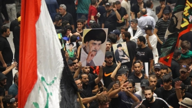 Sokak ve devlet arasında Mukteda es-Sadr