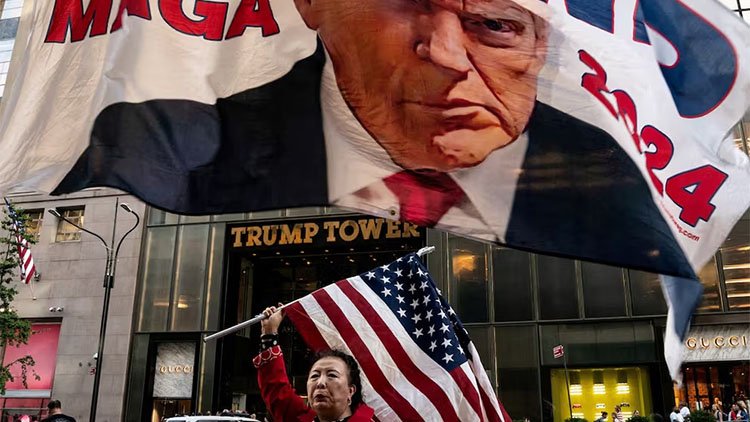 Trump'ın İran'ı bombalaması konusunda MAGA ile şahinler arasındaki mücadelenin iç yüzü