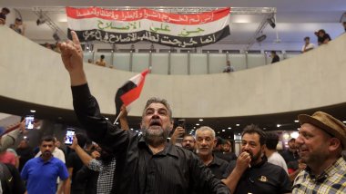 Irak iki ateş arasında: Şii gruplar sessiz, hükümet endişeli...