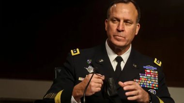 CENTCOM Komutanı, Trump'ı İran'a karşı askeri seçenekler konusunda bilgilendirdi