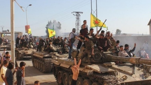 YPG bi sîlihên giran hatin ser sînor