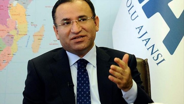 Bekîr Bozdag:  Ez  êrişkarên li dijî cinazeyê diya Aysel Tugluk şermezar dikim