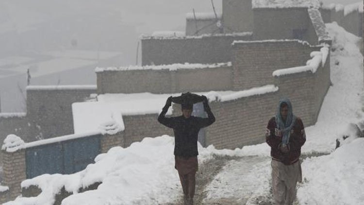 Li Efxanistanê ji ber sir û sermayê 124 kes mirin