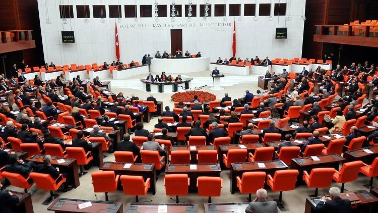 Parlamentoya Tirkiyê endamtiya Fînlandê li NATOyê pesend kir