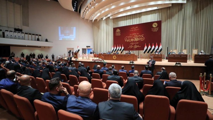 Parlamentoya Iraqê ji bo pesendkirina projeyasaya budceyê dicive û Kurdistan jî dest ji mafên xwe bernade