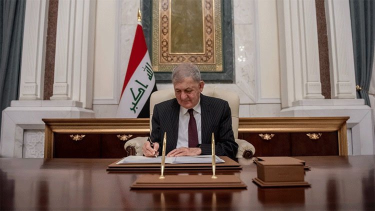 Serokomarê Iraqê yasaya budceya giştî îmze kir