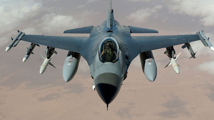 Reuters: Amerîka firokeyên F-16 dide Kîevê
